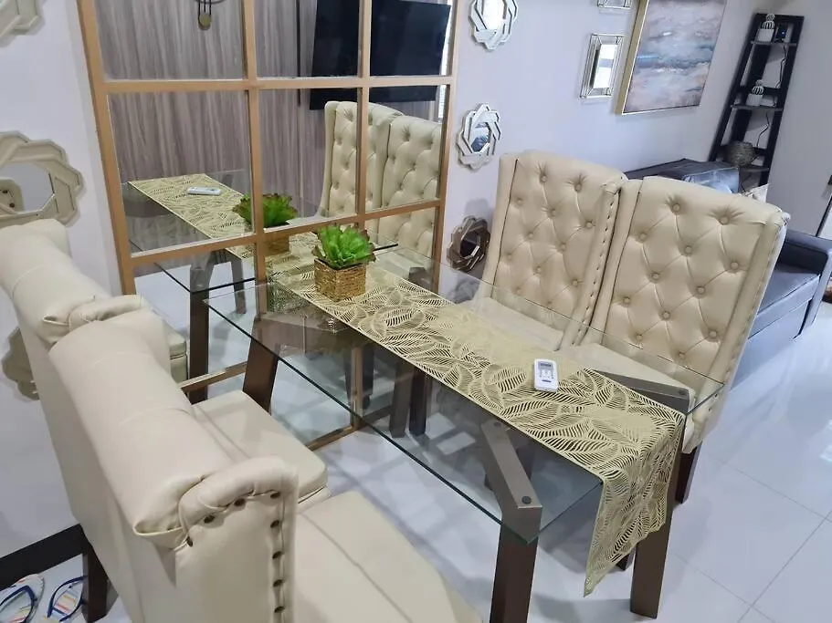 Stylish 1Br Uptown Parksuites Bgc, 200Mbps/Smarttv Manila 0*,